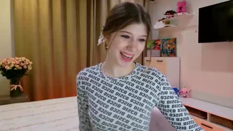 Snapshot of bella_amoury chatting on March 2026 04:20:01 PM Bella online show from March 2026 04:20:01 PM