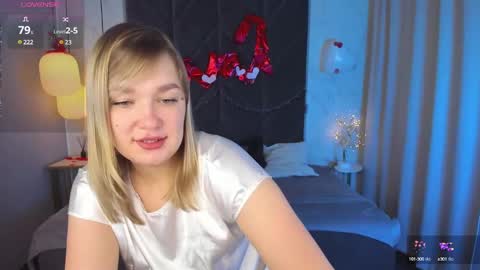 Snapshot of bella_cosmos chatting on February 2025 05:27:01 AM Bella online show from February 2025 05:27:01 AM