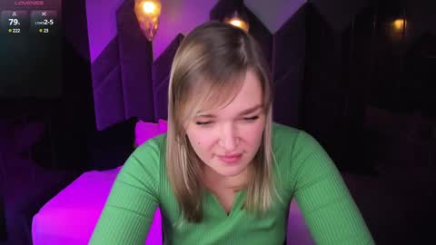 Snapshot of bella_cosmos chatting on March 2025 08:20:02 AM Bella online show from March 2025 08:20:02 AM