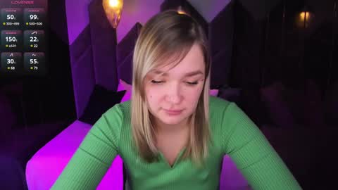 Snapshot of bella_cosmos chatting on March 2025 11:23:01 AM Bella online show from March 2025 11:23:01 AM