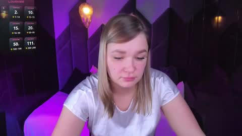 Snapshot of bella_cosmos chatting on March 2025 11:53:01 AM Bella online show from March 2025 11:53:01 AM