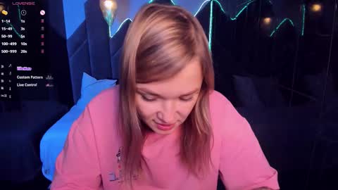 Snapshot of bella_cosmos chatting on September 2025 05:45:02 AM Bella online show from September 2025 05:45:02 AM