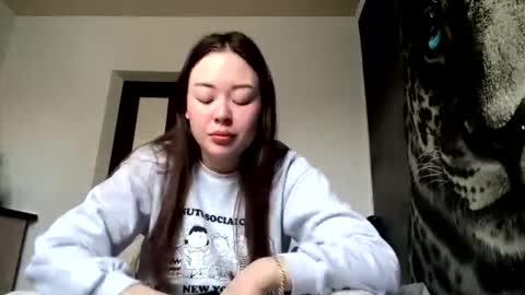 Hanna here Welcome  online show from March 2026 01:53:01 AM