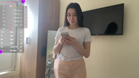 Snapshot of bella_gasp chatting on May 2026 05:04:01 AM Jane online show from May 2026 05:04:01 AM