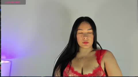 Snapshot of bella_hadid1_ chatting on February 2025 01:58:01 PM Laura online show from February 2025 01:58:01 PM