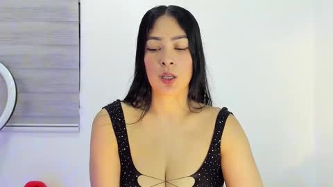 Laura online show from December 2025 08:38:02 PM