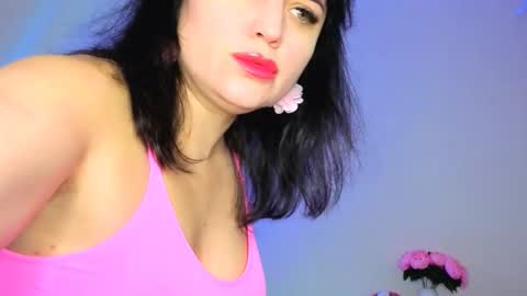 Snapshot of bella_hillss chatting on October 2025 06:50:02 PM Bella online show from October 2025 06:50:02 PM