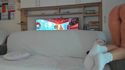 Snapshot of bella_hot77 chatting on December 2024 11:32:02 AM Anna online show from December 2024 11:32:02 AM