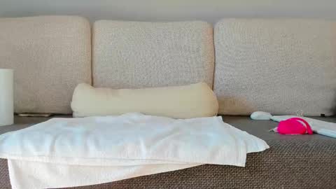 Snapshot of bella_hot77 chatting on February 2025 01:03:02 PM Anna online show from February 2025 01:03:02 PM