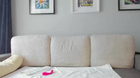 Snapshot of bella_hot77 chatting on February 2025 10:21:01 AM Anna online show from February 2025 10:21:01 AM