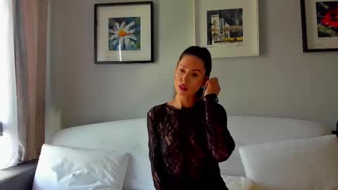 Snapshot of bella_hot77 chatting on September 2025 08:14:02 AM Anna online show from September 2025 08:14:02 AM