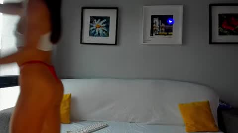 Snapshot of bella_hot77 chatting on September 2025 10:28:02 AM Anna online show from September 2025 10:28:02 AM