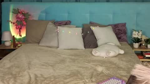 Snapshot of bella_stewartt chatting on November 2025 12:20:02 AM Bella online show from November 2025 12:20:02 AM