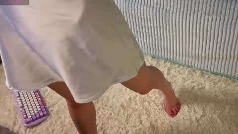 Snapshot of bella_stewartt chatting on February 2026 12:42:02 AM Bella online show from February 2026 12:42:02 AM