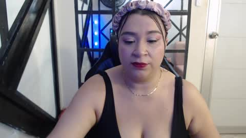 BELLA  online show from October 2025 12:15:02 PM