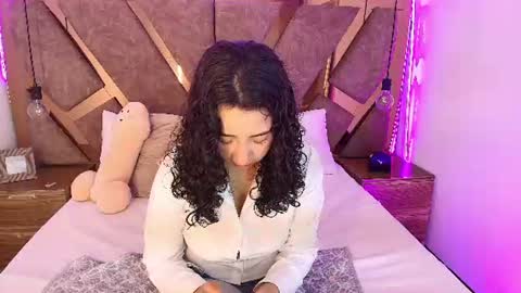 Bella Swwan  online show from July 2026 02:32:02 PM