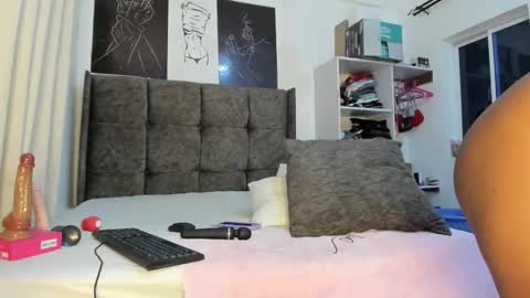 Bella sweetpea online show from February 2026 11:28:02 PM