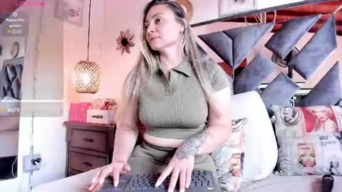 bella_volup online show from July 2026 04:36:01 PM