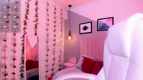 BELLA online show from November 2025 08:32:01 PM