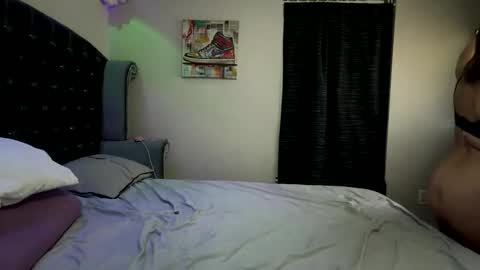 Snapshot of bellabeanz chatting on March 2026 12:12:01 AM Roxy Rain online show from March 2026 12:12:01 AM