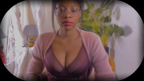 Snapshot of bellablakes18 chatting on September 2025 02:33:01 AM Bellah Blakes-Sarah Scrumptious Lee online show from September 2025 02:33:01 AM