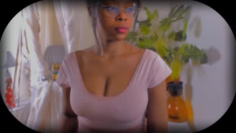 Snapshot of bellablakes18 chatting on September 2025 06:59:01 AM Bellah Blakes-Sarah Scrumptious Lee online show from September 2025 06:59:01 AM