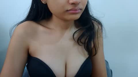 Snapshot of bellacrystall chatting on January 2026 04:51:01 AM bellacrystall online show from January 2026 04:51:01 AM