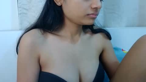 Snapshot of bellacrystall chatting on January 2026 05:11:01 AM bellacrystall online show from January 2026 05:11:01 AM