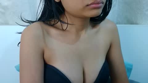 Snapshot of bellacrystall chatting on February 2026 03:03:01 AM bellacrystall online show from February 2026 03:03:01 AM