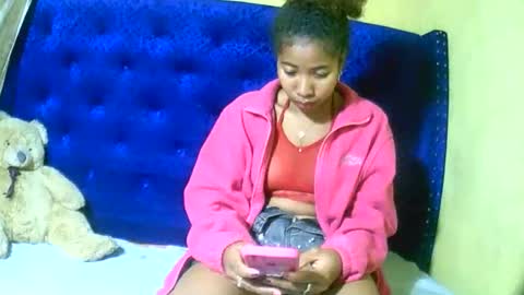 bellaena online show from September 2025 07:13:01 PM