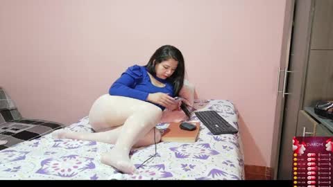 Snapshot of bellah_rose_squirt chatting on May 2026 04:06:02 AM Bella online show from May 2026 04:06:02 AM