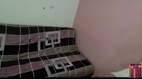 Snapshot of bellah_rose_squirt chatting on June 2026 02:35:01 AM Bella online show from June 2026 02:35:01 AM