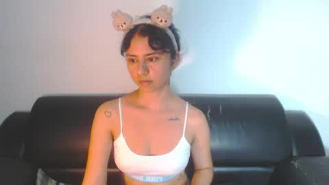 Snapshot of bellaluxxs chatting on May 2026 12:51:02 AM MY NAME IS BELL online show from May 2026 12:51:02 AM