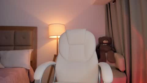 Snapshot of bellamia_ chatting on October 2025 12:52:02 AM Bella Mia online show from October 2025 12:52:02 AM