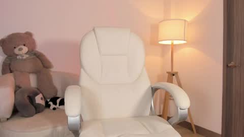 Snapshot of bellamia_ chatting on May 2026 11:54:02 PM Bella Mia online show from May 2026 11:54:02 PM