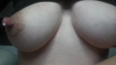 Snapshot of bellamilky chatting on April 2026 10:04:01 PM Ewa online show from April 2026 10:04:01 PM