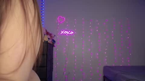 Bella Monroe online show from September 2025 03:19:01 AM