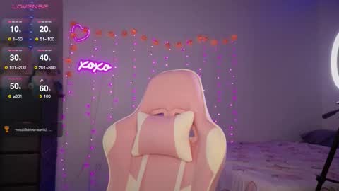 Bella Monroe online show from October 2025 04:02:01 AM