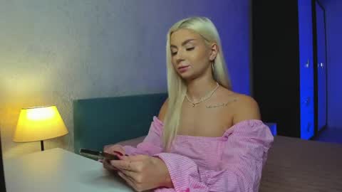 Bella online show from April 2026 02:33:01 AM