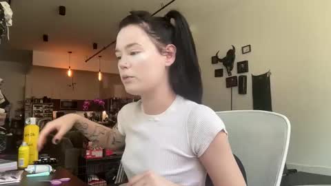 Snapshot of bellamybabyxxx chatting on April 2026 07:31:02 PM Vivi Vicious online show from April 2026 07:31:02 PM