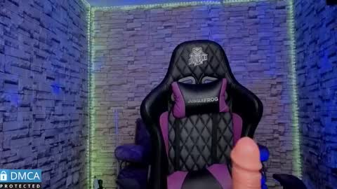   online show from September 2025 08:00:02 PM