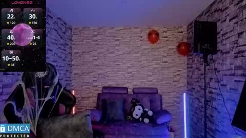   online show from October 2025 04:47:01 PM