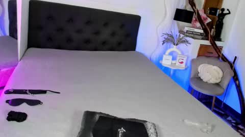 Snapshot of bellaporchxxx chatting on February 2025 08:01:01 PM Bella Porch online show from February 2025 08:01:01 PM