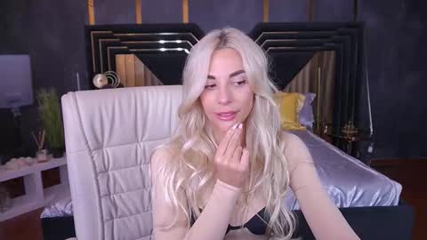 Snapshot of bellarayyy chatting on October 2025 08:17:01 PM Bella online show from October 2025 08:17:01 PM