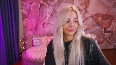 Snapshot of bellarayyy chatting on October 2025 02:04:02 AM Bella online show from October 2025 02:04:02 AM