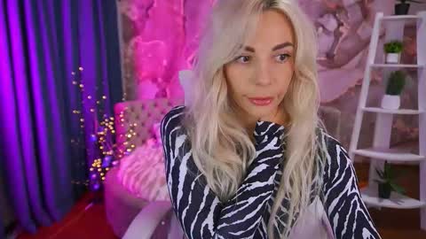 Snapshot of bellarayyy chatting on November 2025 01:57:02 PM Bella online show from November 2025 01:57:02 PM