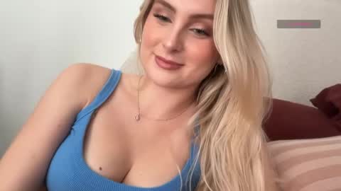 Snapshot of bellaryderr chatting on April 2026 08:57:01 PM Isabella Ryder online show from April 2026 08:57:01 PM