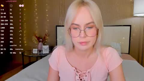 Snapshot of bellatip chatting on February 2026 12:54:01 AM Bella online show from February 2026 12:54:01 AM