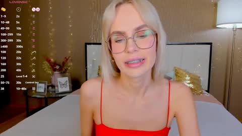 Snapshot of bellatip chatting on April 2026 12:59:02 AM Bella online show from April 2026 12:59:02 AM