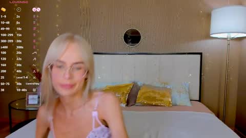 Bella online show from May 2026 11:34:04 PM